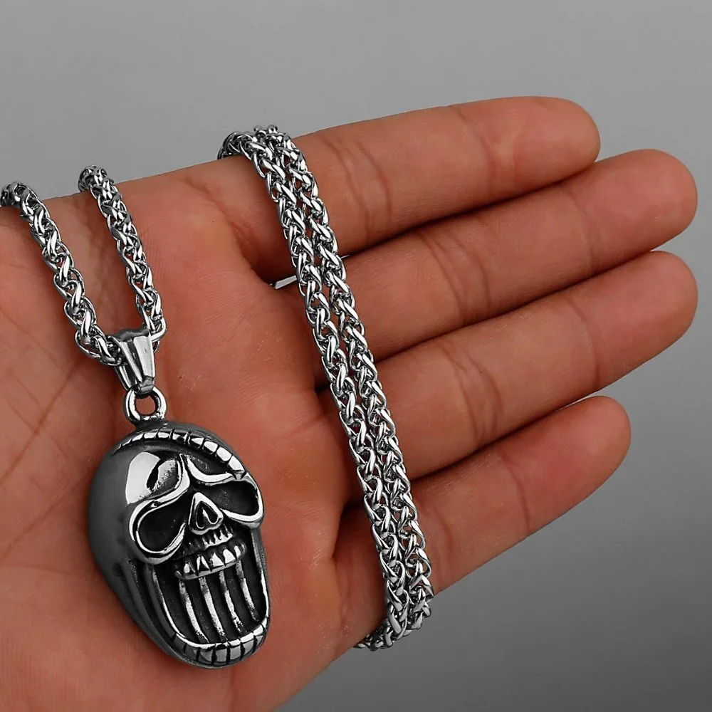 ❤️Retro Exaggerated Big Mouth Skull Head Stainless Steel  Necklace,GP1231495